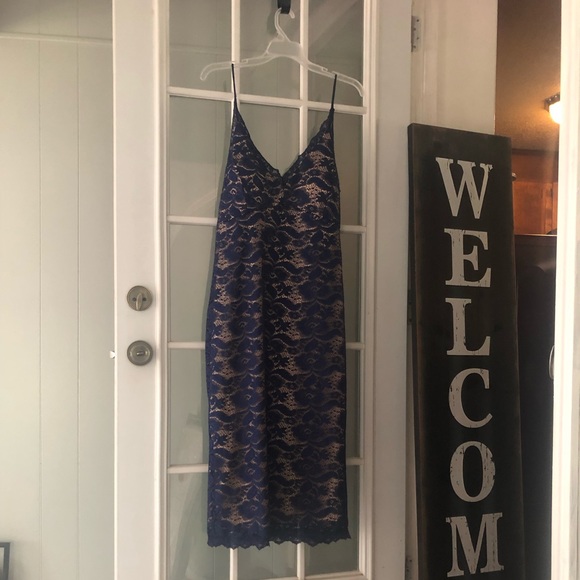 Fashion nova lace party/ Date night Dress - Picture 2 of 8